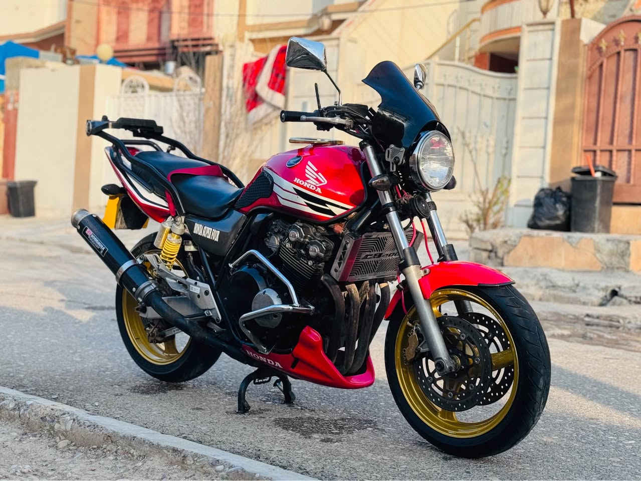 فرۆشت سڵاو خوا لە هەموو لایک ٢٠٠٧  تایە لۆ تایە بەشەرت  ڕۆنی مۆتۆڵ تایکانی هەردووک  تازەیە  ماڵەکە  دیارە  وەسفی ناوێت کارەبای  هەموو جایهزە یەک دنیار مەسرفی تیا نیە  ٢٢$ محملەکی براینە *********** واتساپ أربيل, العراق
