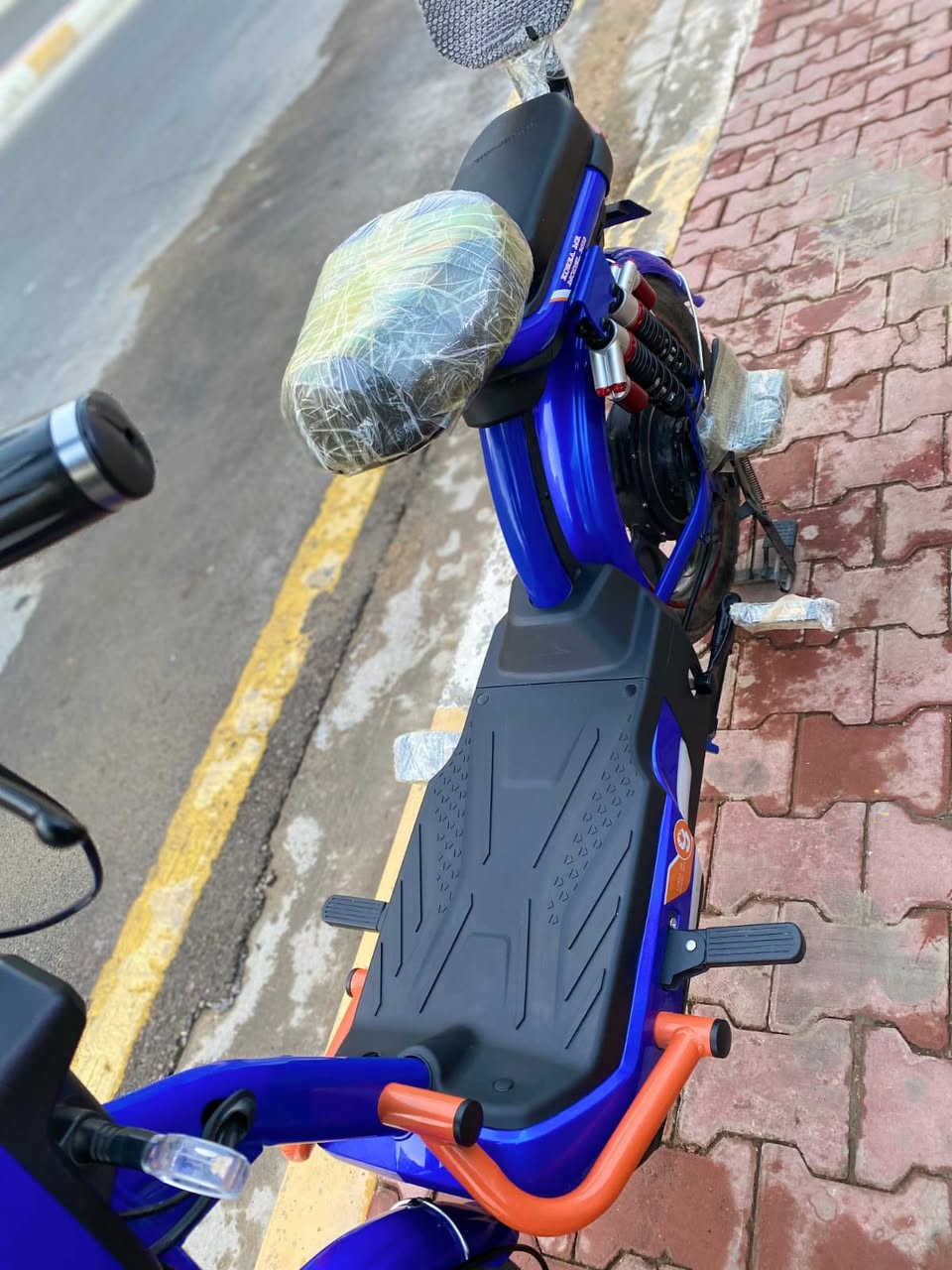 سلام عليكم
دراجه شحن للبيع 
موديل ٢٠٢٥ 
٥ بطاريه ليثيوم 
السرعه ٩٩
بعده جديد صارله شهرين من انفتح من الكارتون 
شاحنه اصليه 
السعر ٥٠٠ وبيه مجال 
للستفسار 
اتصال أو مراسله على الخاص
***********
@إشارة
