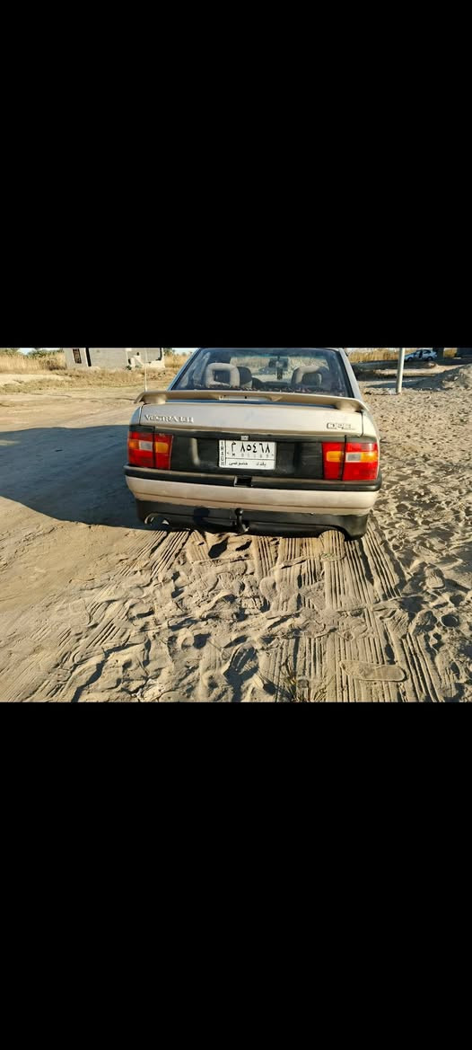 سلام عليكم سياره للبيع فكترا موديل 1991 رقمه بغداد مصبوغ عام سعره 28 بيه مجال مكان  سياره فلوجه ***********
