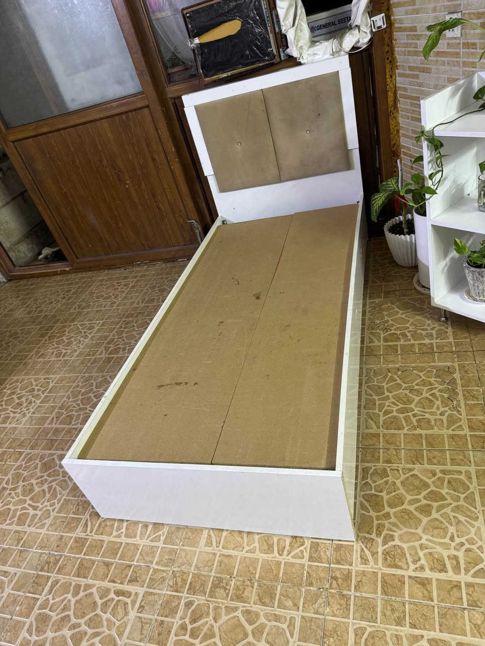 سرير نفر قياس 90*190 سعر 35   الف

تخم قنفه 7 نفرات سعر 100  الف

عنوان اربيل بختياري

***********  /***********/*********** أربيل, العراق
