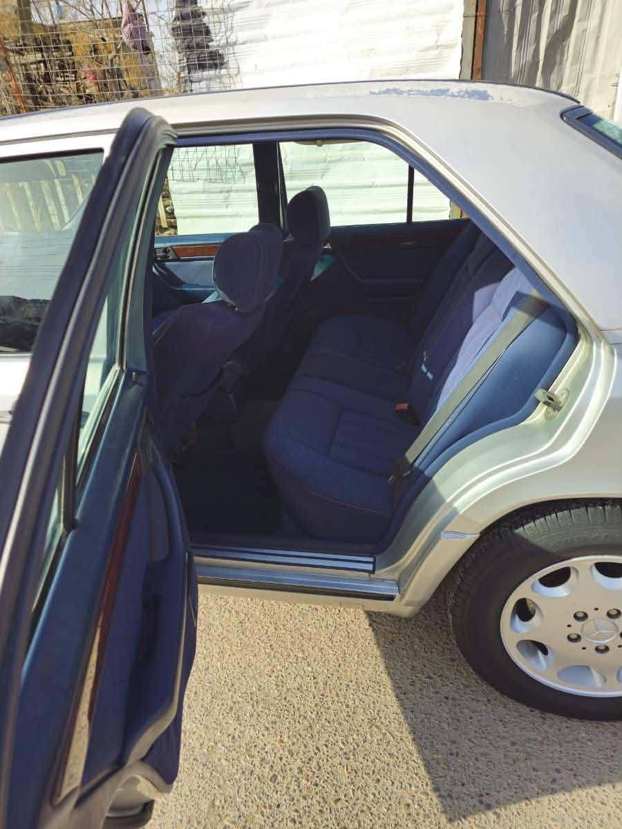 السلام عليكم
بيبي شبح موديل ١٩٩٣ أصل 
محرك ٣٢٠ ابو الخراطيم
دواخل كله بلادية سيارة نضيفة وجاهزة  
قواعد دبلات سليمات 
صدر امامي خلفي كله جديد
 تخم تاير جديد 
السيارة بدون صبغ فقط دعاميات وبيها جراد قمارة وبنيد وجنطة وبيها طخة مرجعها وصبغ على كدها
السعر( ٩٥)رقم بغداد باأسمي


**إذا كنت صاحب هذا الإعلان وتريد حذفه لأي سبب، رجاءا أرسل رسالة إلى الدعم الفني**