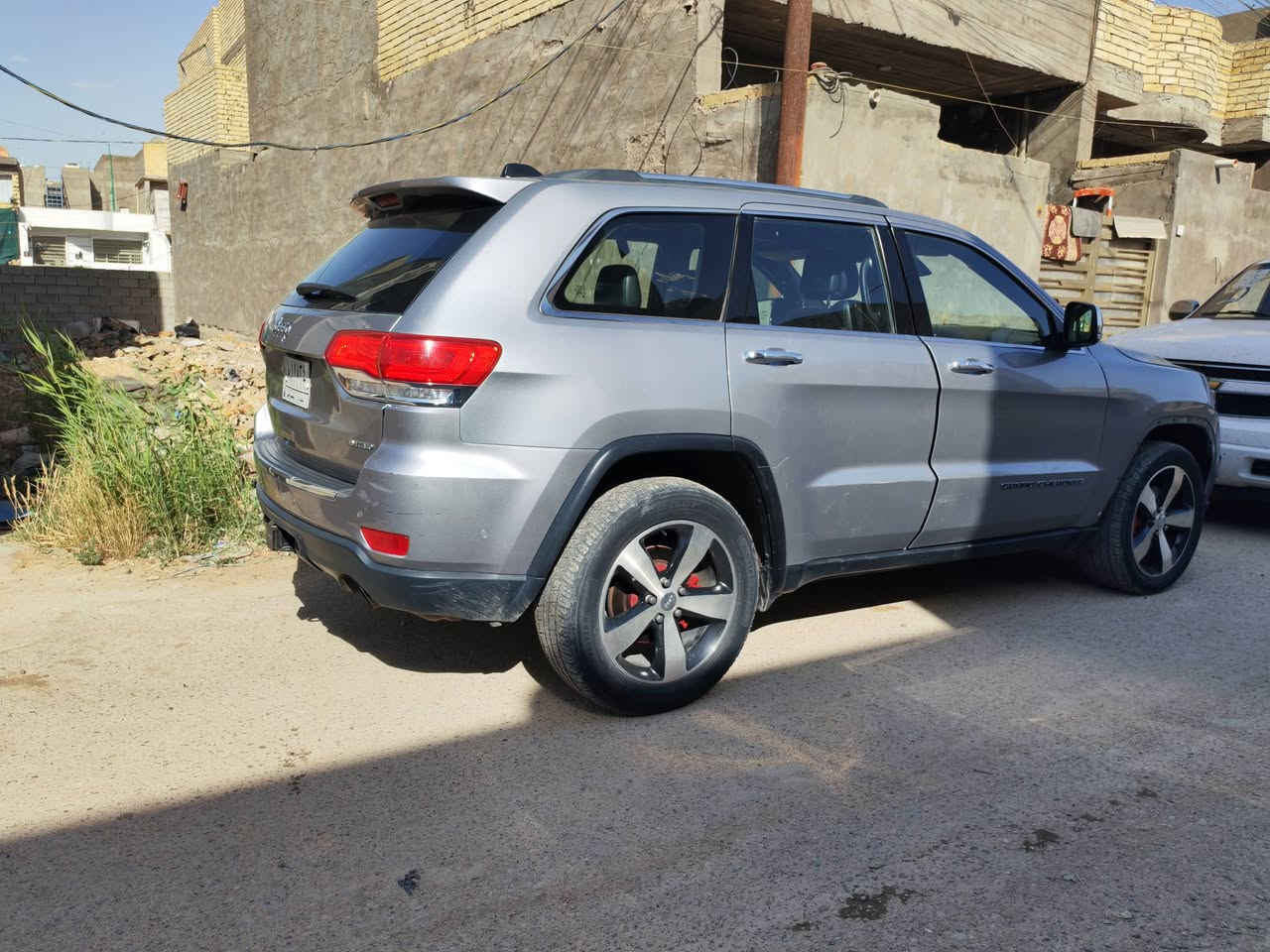 سلام عليكم جيب لاريدو موديل 2018وارد امريكي حادث 3قطع وبيه بابين مباوك فول مواصفات رادار امامي كامرات 360 بنراما حساسات خلفي امامي كراسي تدفئه تبريد+كراسي خلفي تدفئه مكينه 3600/6 مكينه والكير كفاله ماشيه 105كيلو مكانه بغداد الدوره ابو دشير السعر 170مستعجل ع بيع ***********
