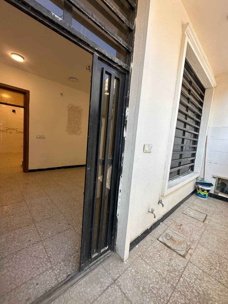 #دار_للبيع_مساحه_50متر_واجه_5_نزال_10
يحتوي على 2غرف نوم+ستقبال+مطلخ+صحيات عدد2
نوع الملك طابو زراعي سند 25تنازل شركه قلعه البيضاء 
📍العنوان بغداد الدوره مدخل البوعيثه مجمع الأمل 
الاستفسار ***********. ***********
