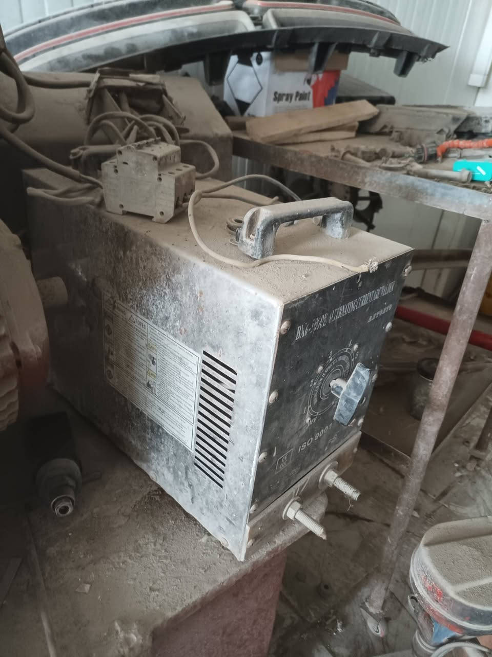 كتر + ماكنة لحام ستيل الكبيره  + دريل ثابت +كوسره كبيره+مكص بليت تركي الاحمر  كلهن شغالات. للاستفسار الاتصال *********** مكان نجف ابيعهن كلهن
