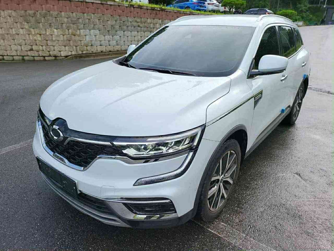 السلام عليكم للبيع رينو كوليوس وارد كوري QM6 
السياره تعمل بالغاز فقط 
موديل 2023 
مواصفات السيارة 
 المحرك 4 سلندر  ياباني
 ناقل حركة أوتوماتيك 7 سرعات
 مفتاح التشغيل بصمة 
حساسات 360 درجة
كامرا خلفية دوارة
مصابيح امامية LED زينون   
 مصابيح خلفية LED 
 ويل كب 19
 اشارة في المرايا الجانبية 
المرايا قابلة للطي تلقائياً
 رادار جانبي+امامي وخلفي (نقط عمياء)
عدد AIR BAG 8
 هاند بريك كهرباء 
 مكابح ABS 
 شاشه apple car play و android auto و
 تحكم مقود
منفذ طاقة 
 تتسع المقصورة لـ 5 ركاب
مقاعد جلد و تدفئه وتبريد للمقاعد 
كرسي السائق مساج 3 وضعيات 
تدفئه استيرن 
 اضاءة led داخل الأبواب 5 الوان
 لوحة العدادات متغيره 4 أشكال
 تثبيت مقتعد الأطفال ISOFIX 
  تبريد مناخين للسائق و الراكب مع تبريد خلفي
 مقابض ابواب نيكل مع زر بصمه
 نظام مانع الانزلاق 
حاملات اكواب مبرده
 سستم صوت BOSS
دمام خلفي
صندوق كهرباء
اريل نفيگيشن
نظام الركن التلقائي autopark
المرأة الوسطيه بخاصية تعتيم الذاتي
حادث بسيط جاملغ خلفي 
السياره بااسمي 
رقم بغداد 
السياره ماشيا ٣٥ الف بس
السعر ١٧٠$ عنوان بغداد 

‭٠٧٧١ ٠٦٩ ٦٣١٥‬
