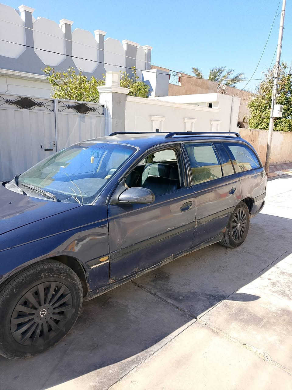 السلام عليكم 
للبيع سعر مناسب 22ورقة
اوبل بزون ستيشن مديل 95 رقم ديالى بسمنة سنوية لحد 2029 مشروع وطني كير ومحرك بطة 2500 مكفولات تخم تاير وباتري جديد كهربائيات شغالة سيارة حلوة شغالة تراي وين ميعجبك مكاني ديالى ***********
