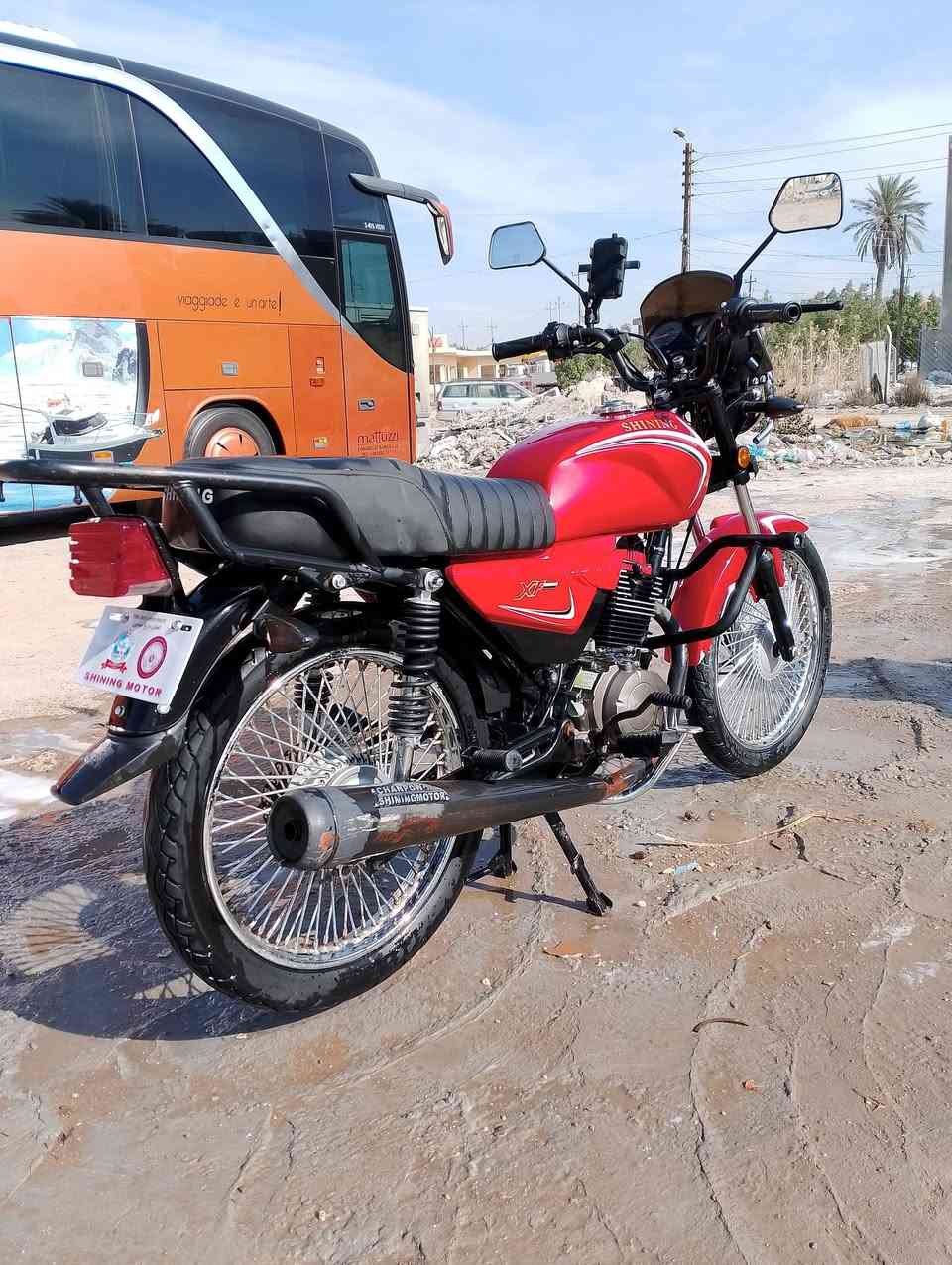 السلام عليكم دراجة شاينك طالعه بل الشهر السابع مامفتوح بيها براغي السعر 900وبيها مجال بسيط العنوان بابل حله  حي الزهراء *********** مطلعها من السلامي
