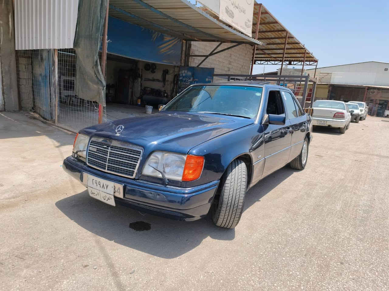 السلام عليكم 
مارسدس دب 300
كير محرك بلاد شرط 
دواخل جدد سياره كلها شغاله فتحه جام امامي كهرباء تبريد نقص كمبريسر فقط شرط 
تخم تاير جديد شرط المداور 
مكاني كربلاء ***********
