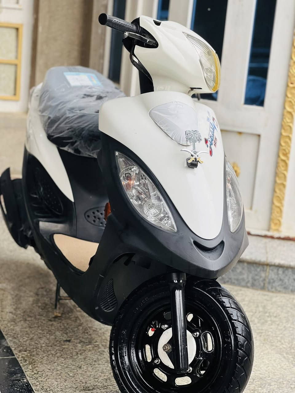 سلام عليكم كامكو في تو رمبه دراجه برغي ما مفتوح بيه مكان قلعه سكر رقم للستفسار ***********
