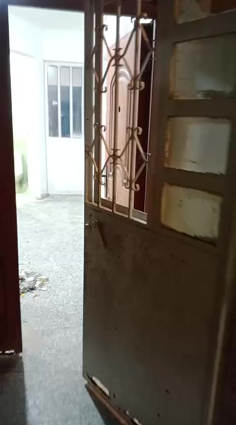 للايجار للايجر بيت طابق واحد ارضي  غرفتين وصاله او ملحقاته شارع فلسطين حي النيل قريب على المدارس او عله مول النخيل المراجعه  *********** تحياتي وحترامي للجميع
