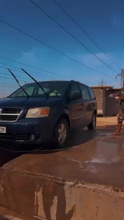 السلام عليكم دوج كرفان ٢٠٠٨ والله حادثها بسيط بس والله ما اذكر شنو  گير محرك جديدات قبل يومين شادهن تخم تاير سيارة جاهزة مكانها كربلاء
السعر ٩٠
هذا رقمي ***********
وهذا رقم صاحب السيارة
***********
