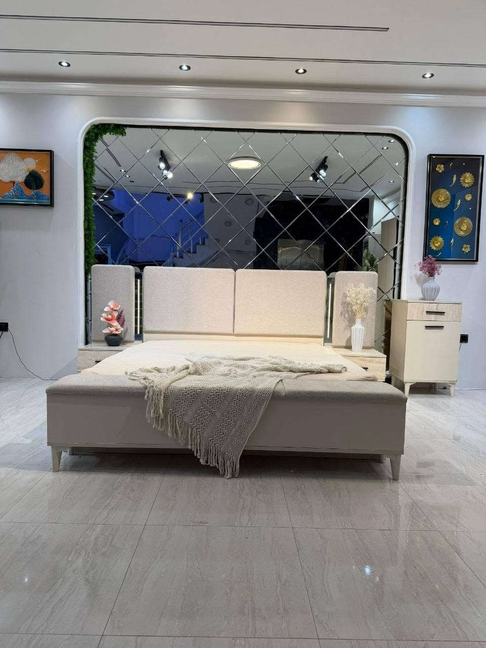 *تم وصول موديل صباح*
*11قطعة الاصلي*
*فاترينة عطور ومكياج*
*كنتور مختلف ٤باب المنيوم*
*قياس الكنتور٣٢٠ سم ارتفاع ٢٢٠*
*قياسات الغرفه ضخمة*
*١٢ باب بالكنتور*
*سرير مخزن +شازلون مخزن*

*بسعر مليون و 350 الف


**إذا كنت صاحب هذا الإعلان وتريد حذفه لأي سبب، رجاءا أرسل رسالة إلى الدعم الفني**