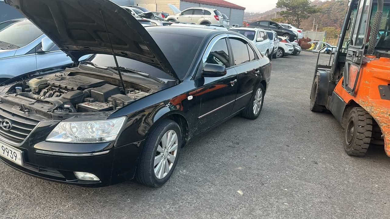 يوجد جميع قطع غيار السيارات الكوريه عند شركة ماهر الحجار 
***********
جمله+مفرد
