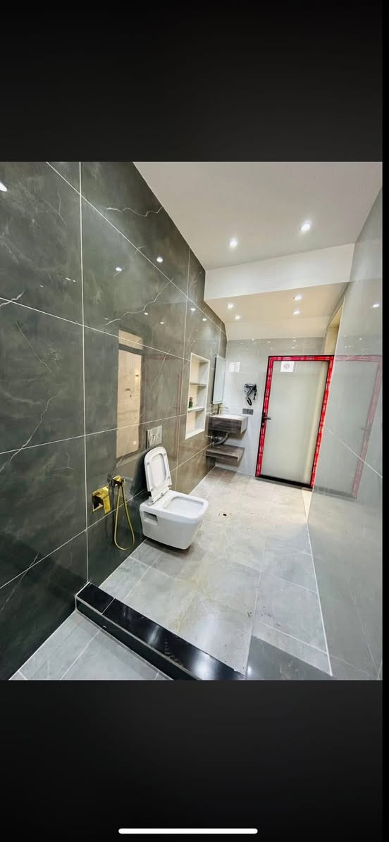 ✨ بسم الله ما شاء الله – فرصة ما تتعوّض (بيع مستعجل) ✨
🏡 بيت أنيق بطراز مغربي مميز، جاهز للسكن فوراً وبموقع هادئ ومطلوب

🔹 المساحة: 100م

🔹 الواجهة: 6.25م | النزال: 16م

🔹 طابق ونص بتصميم عملي ومريح

تفاصيل البيت:

✔️ غرف نوم 2

✔️ صالة كبيرة مفتوحة على الحولي مع قاطع سلايد

✔️ مطبخ عملي

✔️ حمّامين

✔️ منور يضوي البيت ويوفر تهوية ممتازة

📑 السند: طابو زراعي (25)

📍 الموقع: الدورة – البوعيثة – السلطان الثالث

منطقة هادئة وقريبة من جميع الخدمات 🛍️

🚨 بيع مستعجل وسعر قابل للتفاوض

📞 للاستفسار:***********

📲 اتصال / واتساب

لا تضيع الفرصة… بيت مرتب ينتظر صاحبه �
