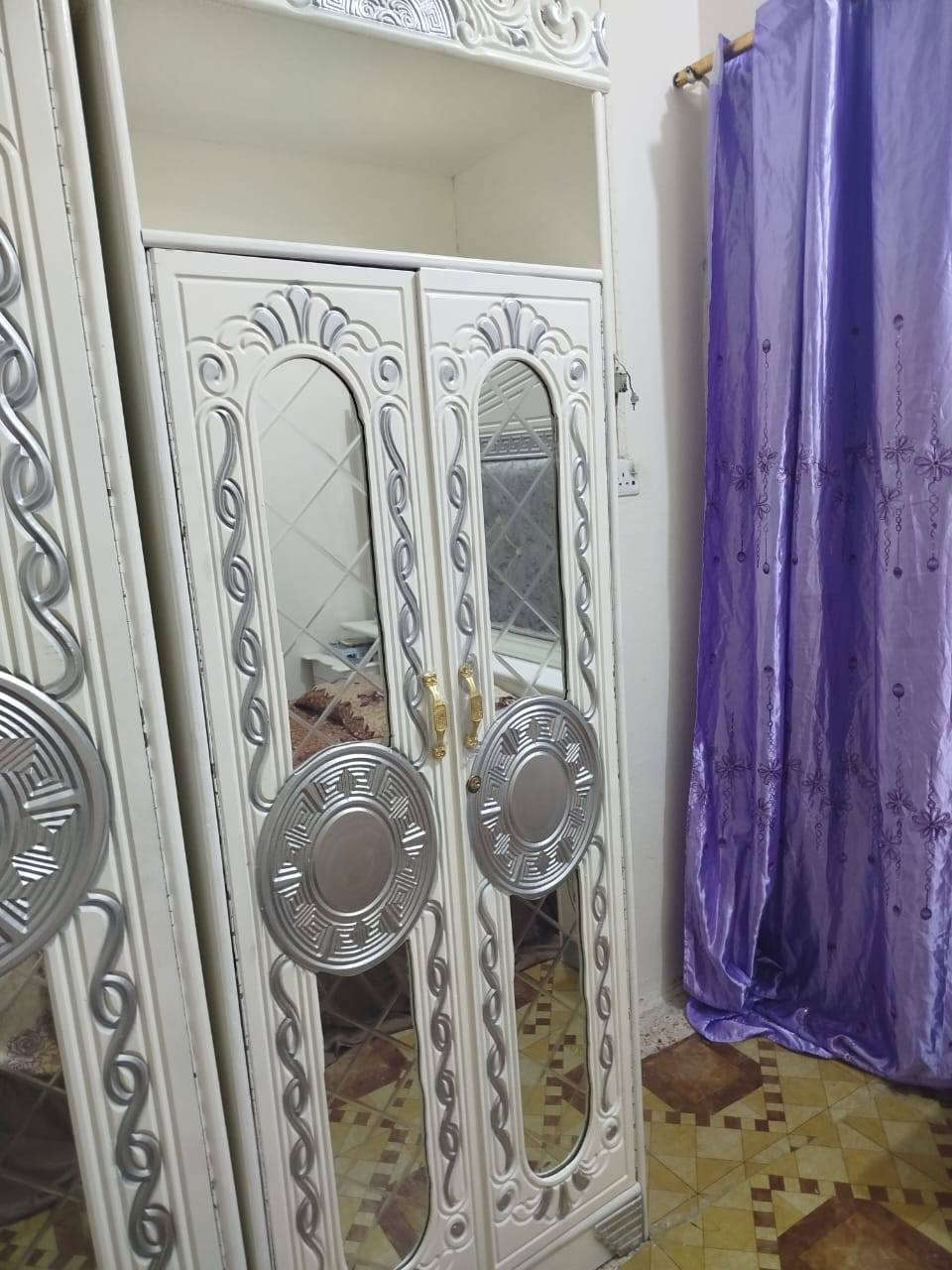 💥غرفة خشب عراقي تصميم تركي 💥
مستعمله شي قليل بسعر ٦٧٥
عنوان بصرة كرمة علي حي رساله 
تواصل ***********
