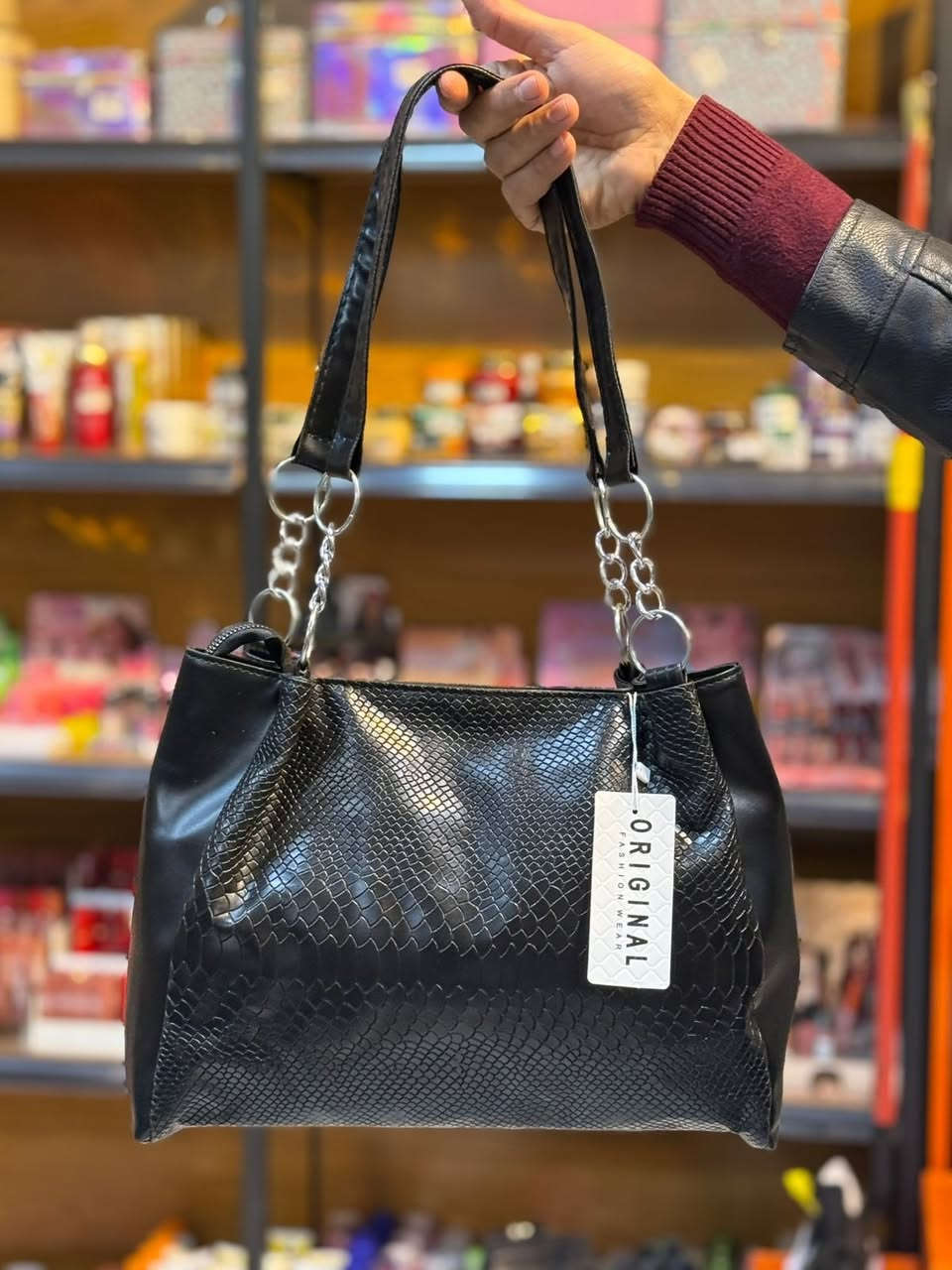 سلسبيل للاحذيه او الحقائب 
حقيبه حجم كبير 
السعر  10.000
يوجد خدمة توصيل 
العنوان بغداد المحموديه شارع للمركز قصيريه الخياطات مقابل ازياء النور التركيه


**إذا كنت صاحب هذا الإعلان وتريد حذفه لأي سبب، رجاءا أرسل رسالة إلى الدعم الفني**