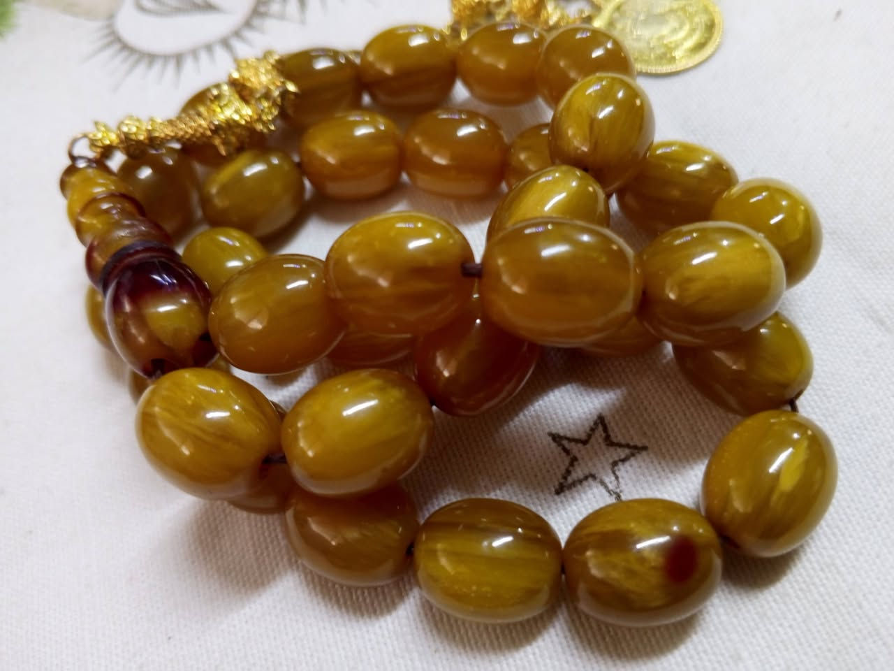 خليلي عينك عالمميز.......وجيبها ازا فيك اتجيبها.....

الوصف مسكي الماني معرق عرق شايب مزنرخراطة يدوية خام قديم خليلي عينك ع الشامة مغلفة بالكامل 33حبة زيتونية ملمس زبدة شامة وطقة وريحة حبر محمول يومي للشيوخ والباقي بالفيديو والصور ......  
تعليق نقطة مباركة مشاركة بيوصلك السعر والتفاصيل 
شحن لكافة المحافظات السورية واللبنانية مجاني 

#الشمالي طرطوس المدينة تاجر شنطة 
#ابوحيدر0990433674وااتس/0991980690


**إذا كنت صاحب هذا الإعلان وتريد حذفه لأي سبب، رجاءا أرسل رسالة إلى الدعم الفني**