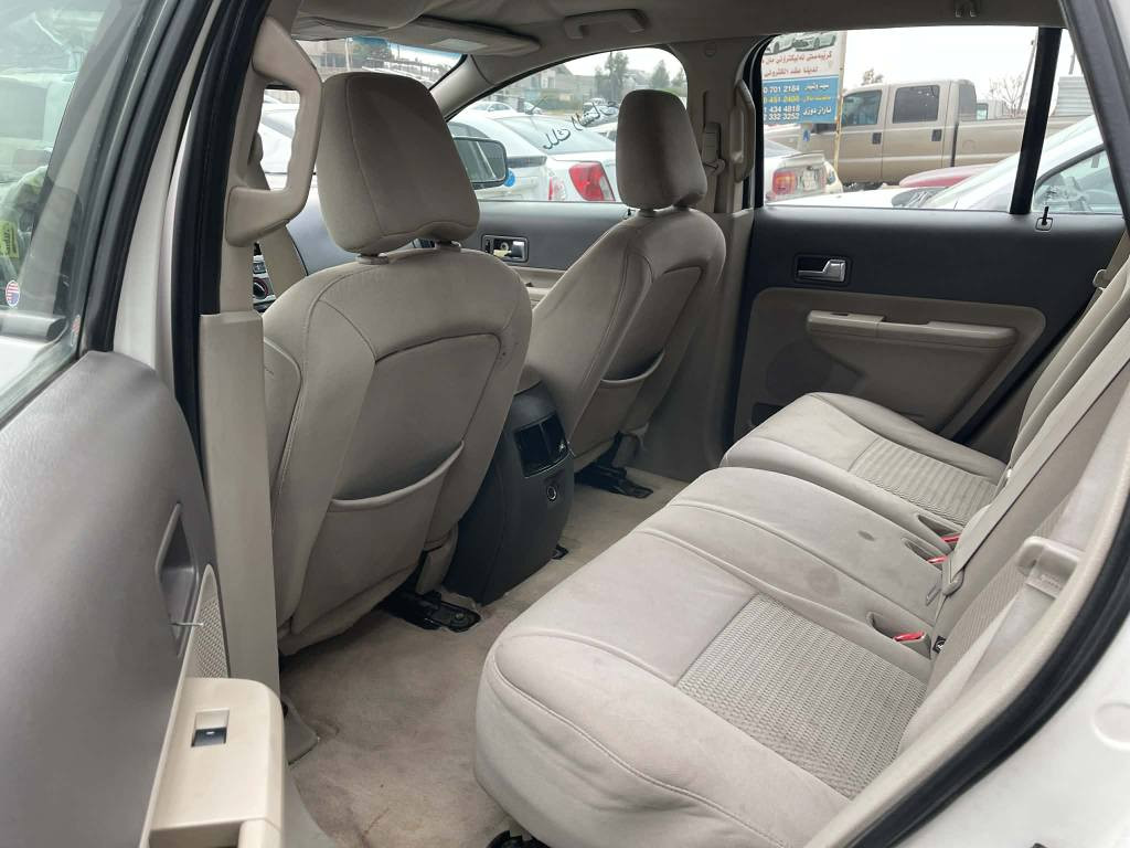 فــۆرد ئـیـدج مـۆدێـل 2010

نــاوزەرد + گێڕ ئۆتۆماتیک + سوکان ڤۆلیۆم+ تاخم پێشو پشت تەعمیر کراوە  +چوارتایی نوێ + شاشەئایپات +ڕەقەم و هەزەو فەحس وسەنەوی  هەموی نوێیە 
چوارپارچەی بۆیاخە 
ژ.م ***********
ناونیشان :هەولێر/بنەصڵاوە أربيل, العراق
