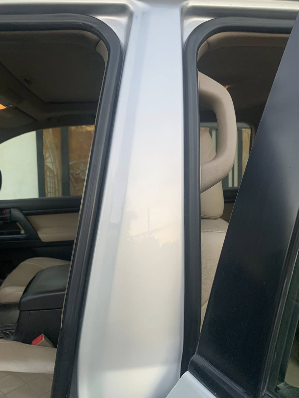 السلام عليكم
-للبيع لاندكروز فول 2011 G.X.R.i ستينية اصل تكمة وسنوية . من انظف الستينيات الموجودة 

ماشية حقيقي 200

-مكينة 6 سلندر المرغوب فلتر عالي 

-گير ومكينة كفالة .

-رقم اربيل هزة جديده مشروع وطني بأسمي تحويل ثاني يوم .

السيارة مكفولة بس الدعامية الامامية بيهة مصبوغة    وبارد جداً بسيط .

  موصفات الستينية الفول :

-شفقة عريضة بلادية .

-لدات امامية .

-واقيات لونين بلادية .

-دوسات ليزرية .

-كشن كهرباء .

-زراگات لايت .

-حساسات امامية خلفية .

-كشنات جلد بقلاوة بلادية .

-٨ ايرباك .

-فتحة .

-الگاع مغلفهة جلد .

-اشاير بلمري .

-٧ راكب .

-تحكمات ستيرن .

-كروز سرعة .

-السيارة شادلهة شاشة وسستم صوت سماعات اصليات مال لاندكروز VXR بيهة مميزات كلش حلوة .

والسيارة حلوة ونظيفة وحتى سبيرهة مانازل تخم تاير جديد 

وكشناتهة البلادية نظيفات مامدوشمة .

وباقي المواصفات معروفة. 

مراوس  اي سياره 

***********
