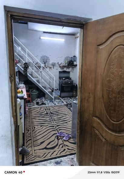 السلام عليكم
يوجد لدينا بيت للبيع.  المساحه 50متر 
طابقين ركن    واجها  6  وربع.  ونزال 8 
زراعي شاكر العاني. سند 25 قرار محكمه ومكاتبه 
خدمات كامله. مي  وكهرباء ومجاري ومقرنص 
موقع البيت  بين الحريه وحي العدل 
خلف اسواق نمبر وان    قرب اسواق فدك 
محتويات البيت 
1. استقبال.   2 حولي ومطبخ  3. صحيات 
4. غرفتين نوم   
السعر  68 مليون وبي مجال بسيط كلش 
للاستفسار اكثر الاتصال ع الرقم او مراسلتنا واتساب 
***********
