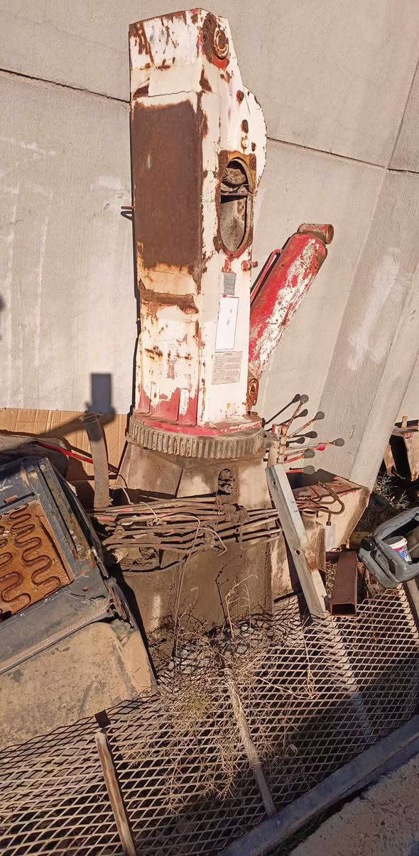 للبيع كرين يونك 3 طن بي فطر بالشجرة الجهاز متروك وغراضة موجودة كاملة السعر 15
***********
***********
