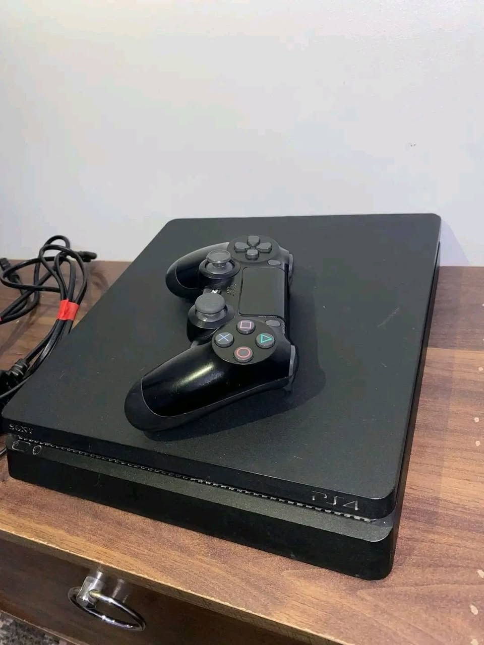 Ps4 
تحديث 12.52
الملحقات 
▪️يد أصلية
▪️وصلة hD
▪️وصلة باور
▪️مهكر 
الحق العرض


**إذا كنت صاحب هذا الإعلان وتريد حذفه لأي سبب، رجاءا أرسل رسالة إلى الدعم الفني**