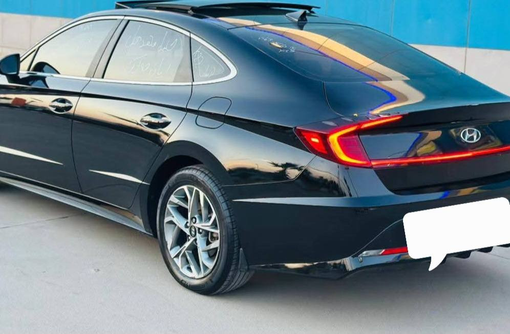 السلام عليكم للبيع فقط سوناتا موديل 2023 وارد امريكي لون اسود محرك 2.5 المرغوب گير At 8speed المرغوب بدون ايرباك بدون دواخل صبغ فقط نص البنيد حادثه موضح في الصور 
المواصفات: 
بنوراما 
تبريد قطعتين 
تبريد بيانو منفصل 
تدفئة كشنات 
رادار امامي 
رادار خلفي توقف ذاتي عند الاقتراب 
رادار جانبي 
٩سماعات 
دشبول دجيتال
تشغيل عن بعد  
شاشة الكبير تدعم كار بلاي وخرائط 
شحن لاسلكي 
كشن كهرباء 
لدات امامي خلفي 
داخل ابيض 
ترحيب عند الاقتراب 
تحديد مسار  

تحويل ثاني يوم  
*********** الفلوجة, الأنبار
