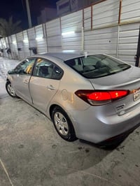 فورتي للبيع ٢٠١٧ حادثه فقط بنيد مبدل الباقي كله مكفول مكينه كير مكفولا...