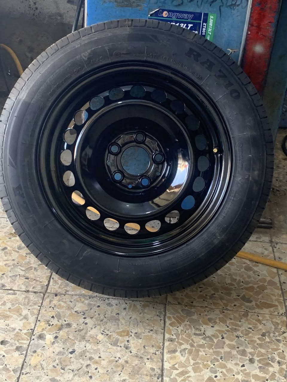 تخم ويل حديد مرسيدس ام عيون حجم 16 
بدون تايرات 
السعر 150 الف


**إذا كنت صاحب هذا الإعلان وتريد حذفه لأي سبب، رجاءا أرسل رسالة إلى الدعم الفني**