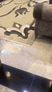 للبيع بيت بناء حديث مساحه 300 واجهة 15 ونزال 20 البناء 200 متر وحديقة بصف البيت واجهتها 5 ونزال 20 طابوق جمهوري مفول كامل مكمل ماناقصه كلشي
تفاصيل البيت غرفتين واستقبال ومطبخ وحولي حجم كبير وصحيات خارجية وداخليه
العنوان بغداد ابوغريب النصر والسلام (الحصوه)
مربع الـ5000 كلشي موضح بالصور والفيديوهات
رقم العقار 5643
السعر 135 مليون  سعر مناسب بالنسبة للبناء والمساحه
*********** اتصال و واتساب
*********** اتصال
