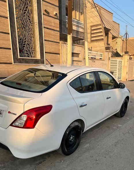 نيسان سني
موديل 24 
ماشي 6 الف 
تحكم استيرن 
حساس خلفي 
كامره 
محرك 1500
شاشه 
اشاره بلمرايه
جنح خلفي 
قطعتين تبريد 
اربع جام كهرباء 
رقم اربيل بسمي 
مكفوله من صبغ او تبديل بيه بارد باب صدر
مكان سياره بغداد نفق الشرطه 
تلفون ***********
