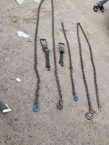 سناسل للبيع  وحده 6متر وثانيه 4 ونص  بصره الحيانيه ***********
