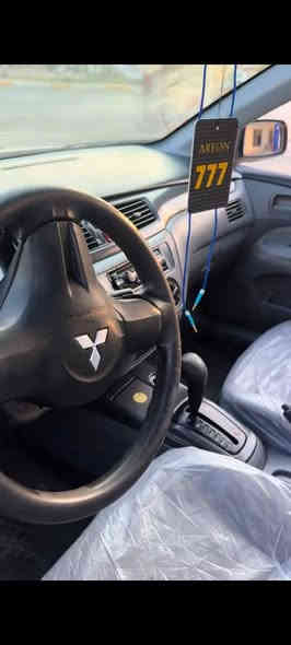 لانسەر 2008 تۆماتیک
بێ سبوغ و بێ لێدران 
یەک بست جاملغی لای سەکن تەنها قەڵەم کارییە هیچی تری نیە پێش و پشتی کەپسە 
abs
چوار جام کارەباییە ئاوێنە کارەباییە قفل مەرکەزیە 
چوارتایە و نۆزل و کۆیل و پاتری و تاقم پێش و پشتی تازە هەمووی گۆراوە یەک دینار مەسروفی تێدا نیە 
کارەباییاتیش هەمووی بەشەرت 
گێر و مەکینە و تەبرید سارد و گەرم بەشەرت 
سعری 77 وەرەقە 
ژم ***********
