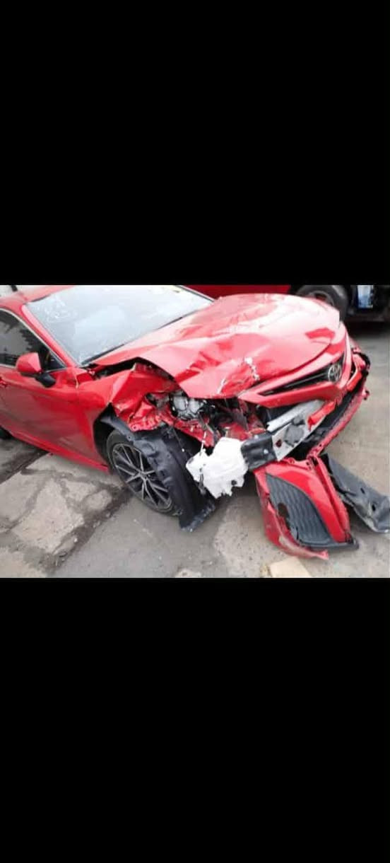 تيوتاا كامري للبيع موديل 21 رقم اربيل تحويل مضمون  سعر 158يرهم مراوس بكورلا هيبرد  ملاحضه ضرر جاملغ وبنيد + 3 قطع كلير امريكاا الاستفسار اتصال ع رقم ***********
