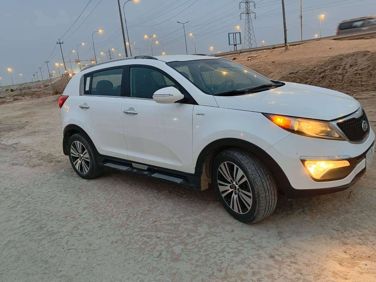 كيا سبورتج  2014 . أمريكي. فورويل . مكينه 2400 . قطعتين تبريد . تحكم ستيرن. مانع انزلاق. تحكم بتقليص البنزين أشاير بلمري . رام خزن . علمأ طختهه صبغ نصف البابين جهه السايق وخشم البنيد   السعر . علرقم  ***********
