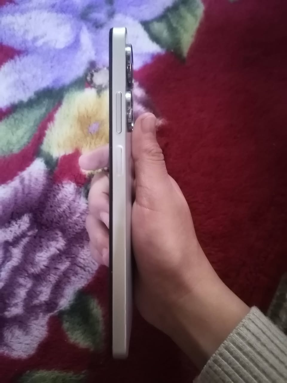 السلام عليكم ريلمي سي 55  ذاكره 256 الرام 16 الجهاز نظيف ما مفتوح 60فريم ببجي سعر 100بي مجال ***********
