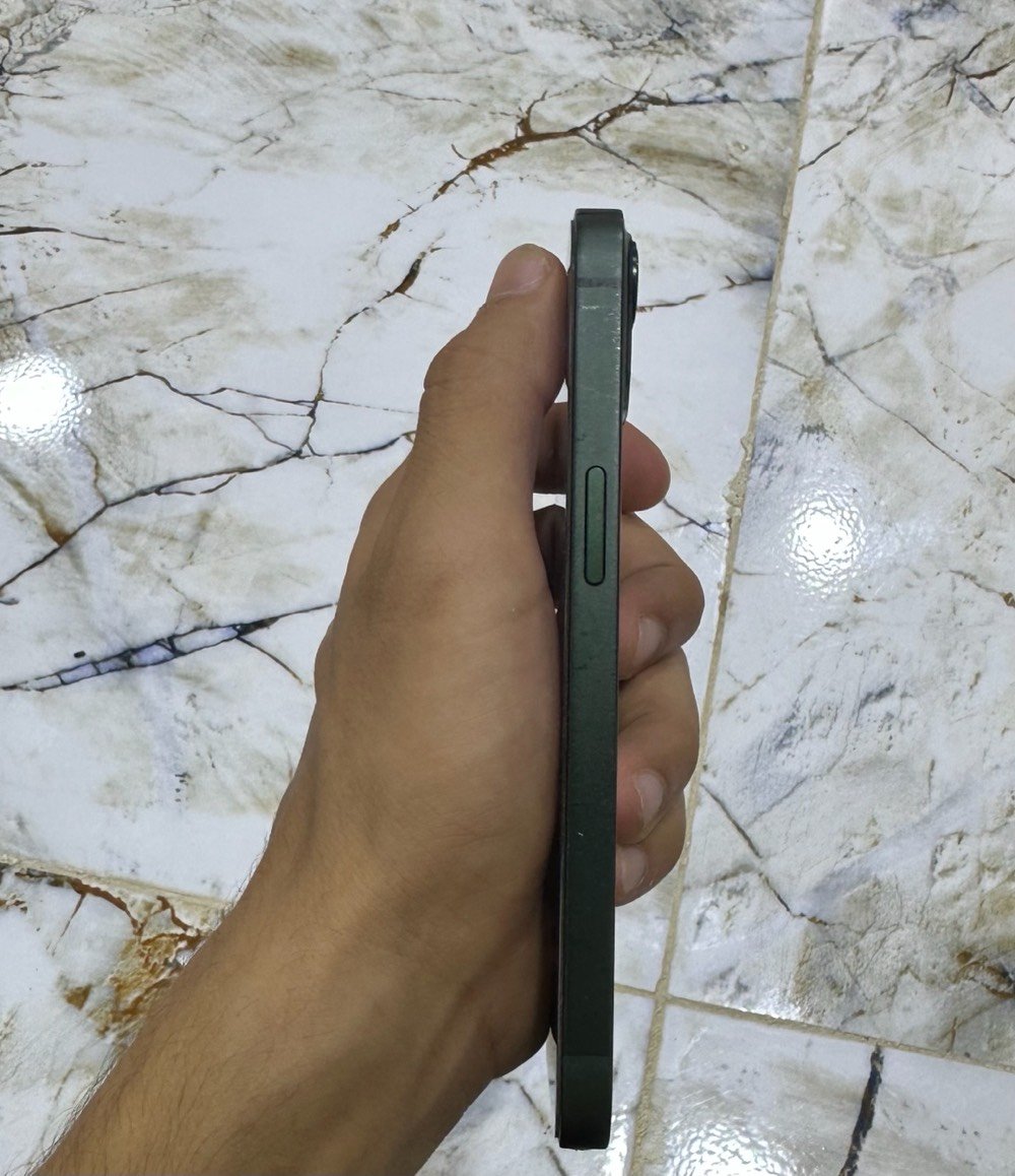 ايفون13عاذي نضافه مكفوله بطاريه86بلادي لا مشحونه ولا مبدله ممفتوح للتواصل***********
