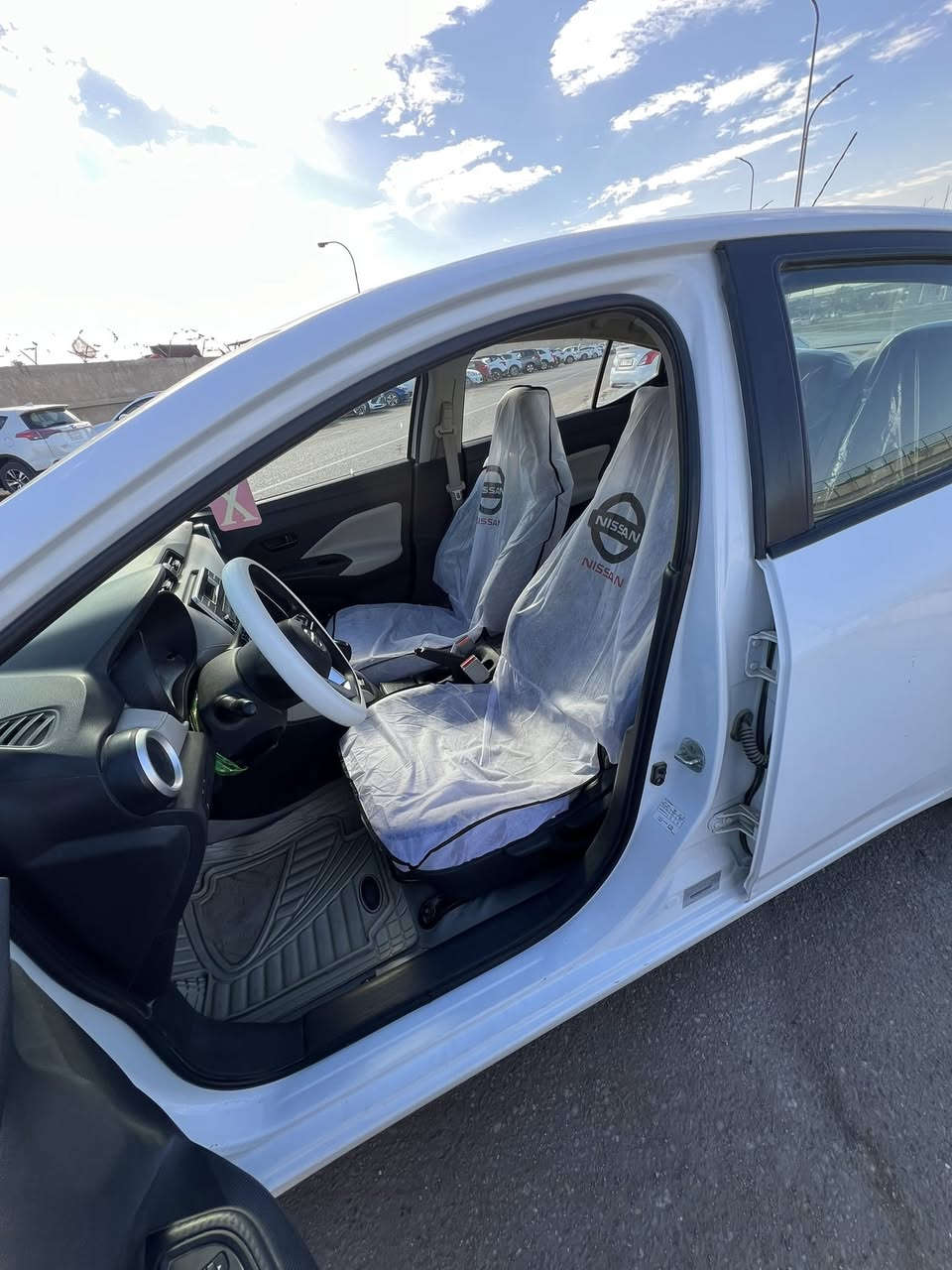 سني مكسيكي
موديل2021 وارد خليجي 

السيارة كفاله عامه حداديه جديدة تخم اطارات جديد 
السيارة رقم اربيل اسم شركه تريد وكاله او تحويل

ألسيارة ماناقصها أي شي تجي وتشوف بعينك 

ويل كب عدد5 حتى السبير 

لايت زينـون بلادي عدسات 

حساسات گامرة خلفيه بلادي 

ألسعر المطلوب (127 وبيه مجال انتصل وتساب ولاه ترسل
رقم ***********. مكان سياره البصره المعقل
