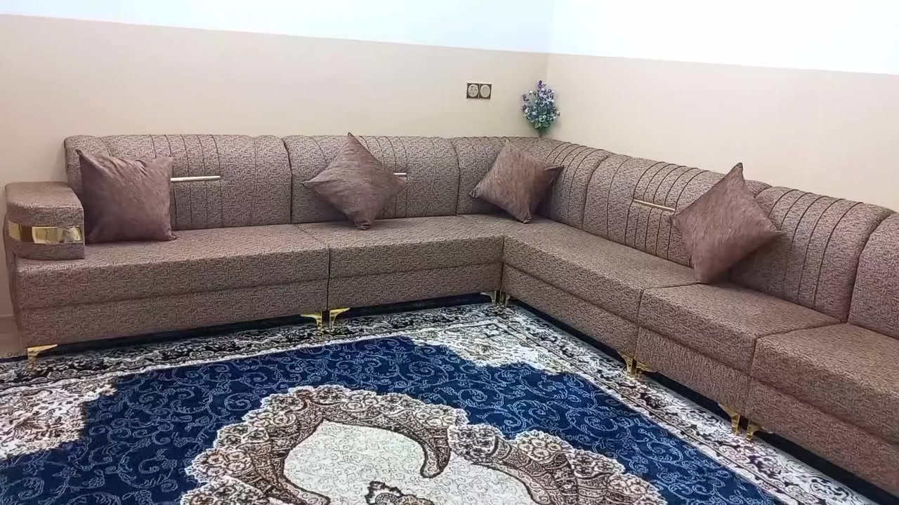 السلام عليكم ورحمة الله وبركاته 👋
طخم ديوان جديد للبيع

الطول:8 امتار

للإستفسار👇

***********

***********
