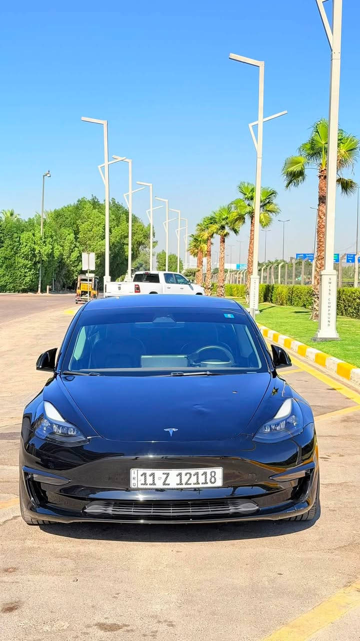 تسلا مودل 3
تسلا للبيع مودل ٣ ستندر 
موديل ٢٠٢٣ ماشية 41 الف كيلو 
اون لاين ومربوطة على التليفون
عليها اضافات بسيطة دفيوزر ولد داخلي وعداد سرعة وكونترول تحكم بالداخل والخارج للسيارة

السيارة قطعة وحدة صبغ الجاملغ الايمن الامامي
وقطعتين باب تبديل بلادي
رقم الشاصي مع الصور
بطارية وكوع وماطور  مكفول 
السعر 160 ورقة وبيها مجال
مكانها بغداد
***********
