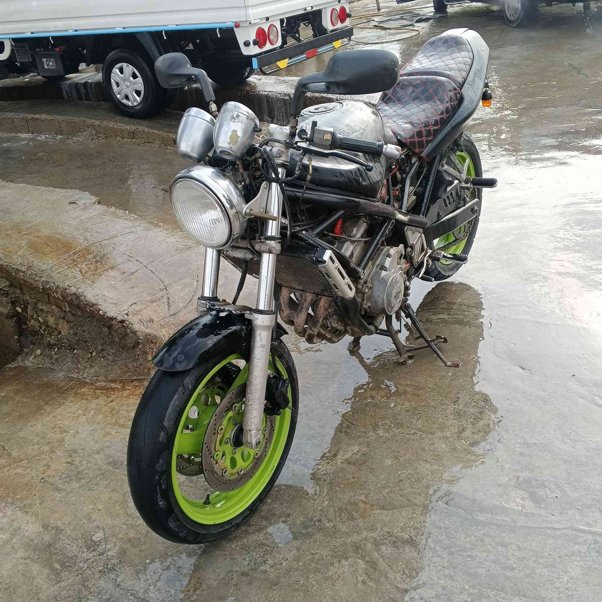 سلام عليكم بانده رابع كفاله عامه كمرك ومنفيس مدفوع اوراق اصوليه دراجه بحالت وكاله نقصها بس صفاحيات فقط سعر 850وبيها مجال الطيبين متلكون هيج نضافه بهيج سعر مكان ديالئ الخالص تصل وتدلل ‏‪***********‬‏
تصال فقط
