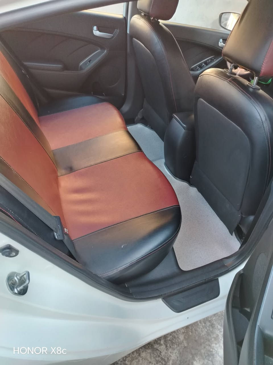 للبيع سيراتو2014خليجي سياره بلاديه وجاهزه.  السعر120   ) ***********
