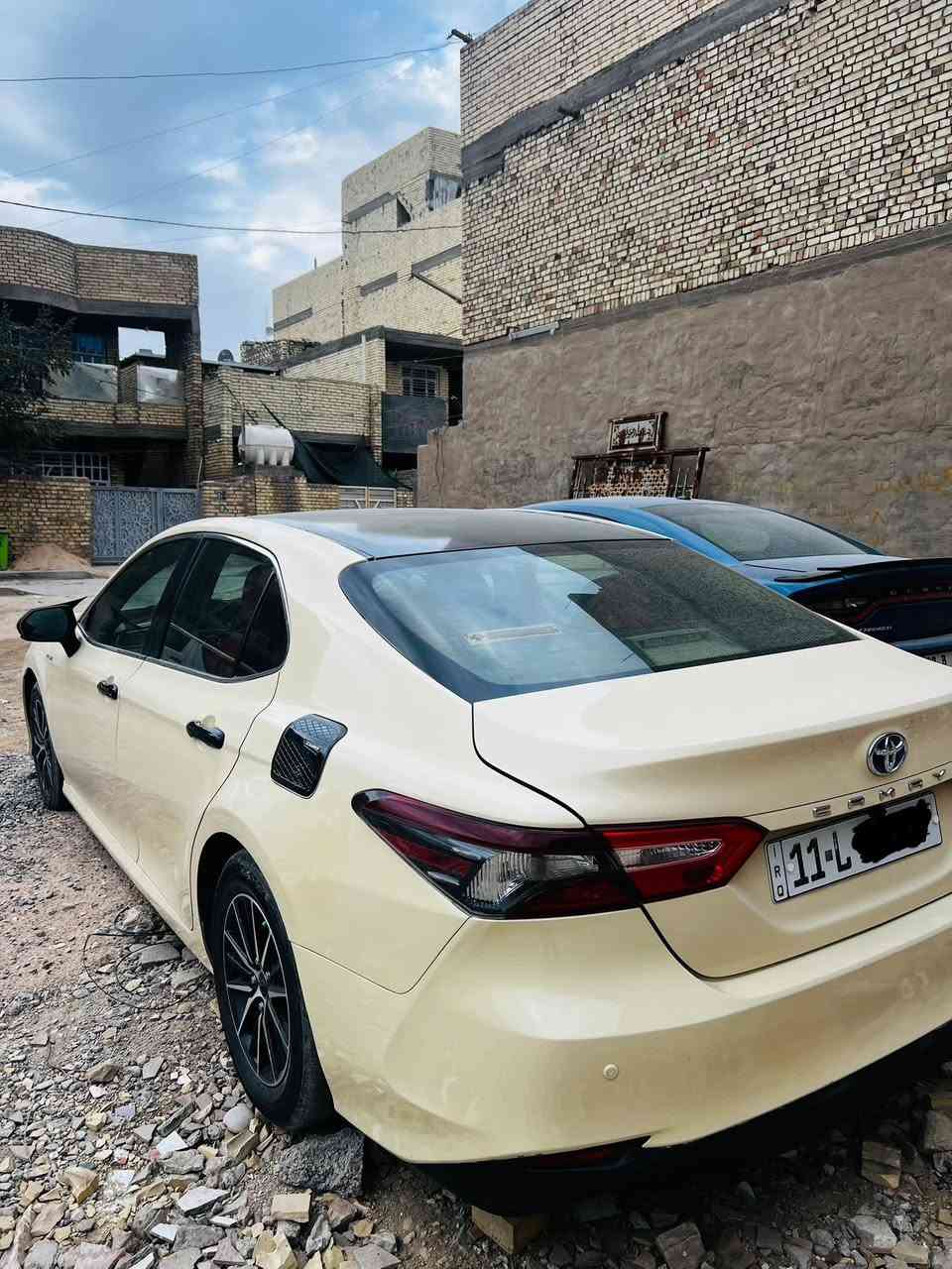 كامري 2022 اصل 19
سعرها 120 وبيها مجال
مواصفات LE هايبرد 
كير و محرك وبطارية مكفولة 
بصمة دخول ذكي 
تحكم ستيرن 
تحكم بالمري 
نظام اوتو هولد 
ثلاث وضعيات قيادة نورمل ايكو سبورت 
سايد بريك كهربائي 
كل الجامات اوتو 
لايتات زنون 
بك لايت ليد
تبريد قطعتين منفصل 
كشنات جلد 
شاشة كامرة خلفية 
صبغ عام بدون حادث 
مكاني بغداد الامين الثانية
***********
