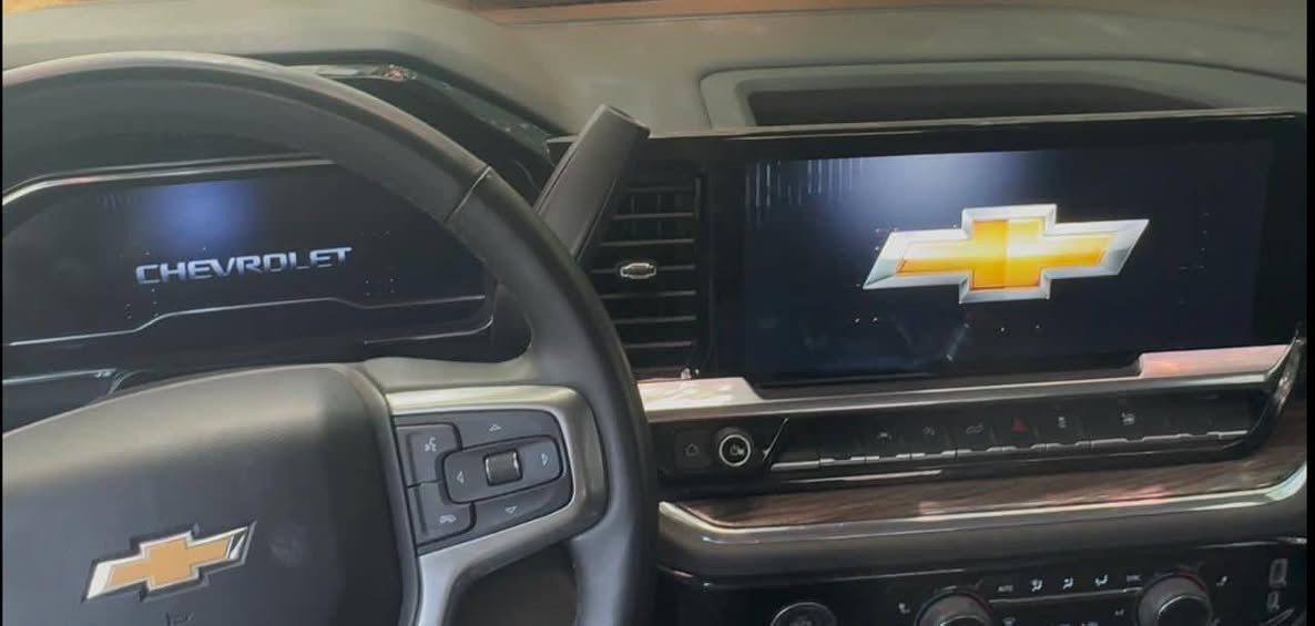 سلفرداو 2023 رقم بغداد / 
السياره لون زيتوني عسكري/ 
السياره ضرره تلث قطع /السياره بدون ايرباكات وبچم كبس/ السياره ماشيه 12000 / السياره مواصفاته/ تحديد مسار / نقطه عمياء / مثبت سرعه / كشنات وستيرن تدفى تبريد / سياره فور ويل / شاشه جبيره / الكشنات مخمل/ رادار + هواي مواصفات غير مذكوره للاستفسار 
رقم *********** ***********
