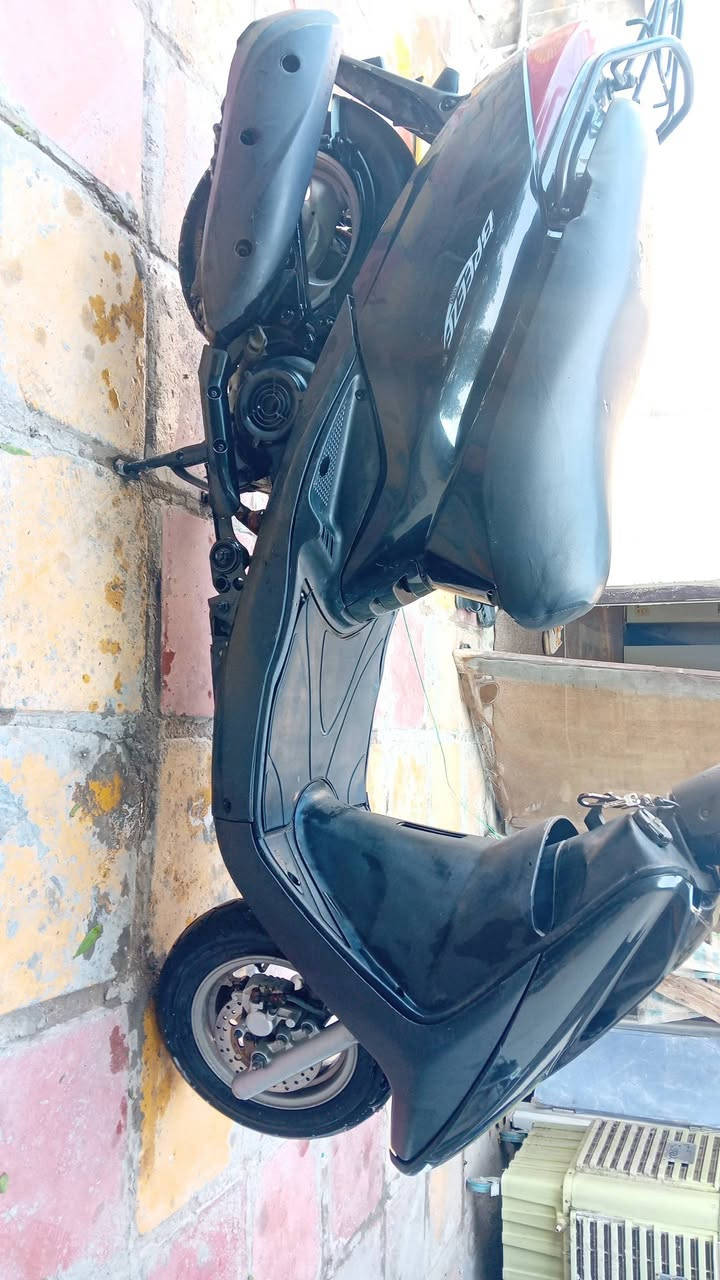 لكزز للبيع رنبه ماشيه ١٨ الف مال جناي مداريه بانزين محسن ودهن امزويل ب 525 وبيه مجال شي قليل بكاني زيونه 
***********
