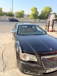 الأكثر انتشارًا)  * المحرك: V6 Pentastar سعة 3.6 لتر * القوة: 292–300 ...