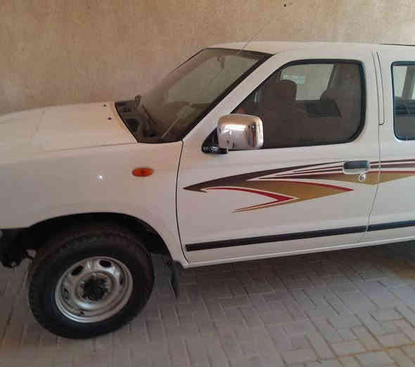 سلام عليكم بيكم للبيع موديل 2016جديده كفاله عامه ما عدا شخطه بلباب صغيره باب السايق ب180وبيها مجال بسيط ***********
