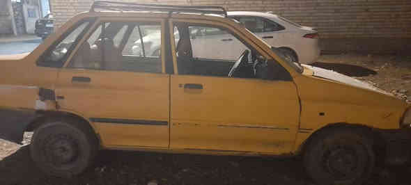 سلام عليكم سيارة سايبه مديل2012 سيارة شغله كهربائية كله شغله محرك بي تبخير كير نضيف رعيه موجود رقم بغداد أحمر السعر 5ورقات رقم ***********
