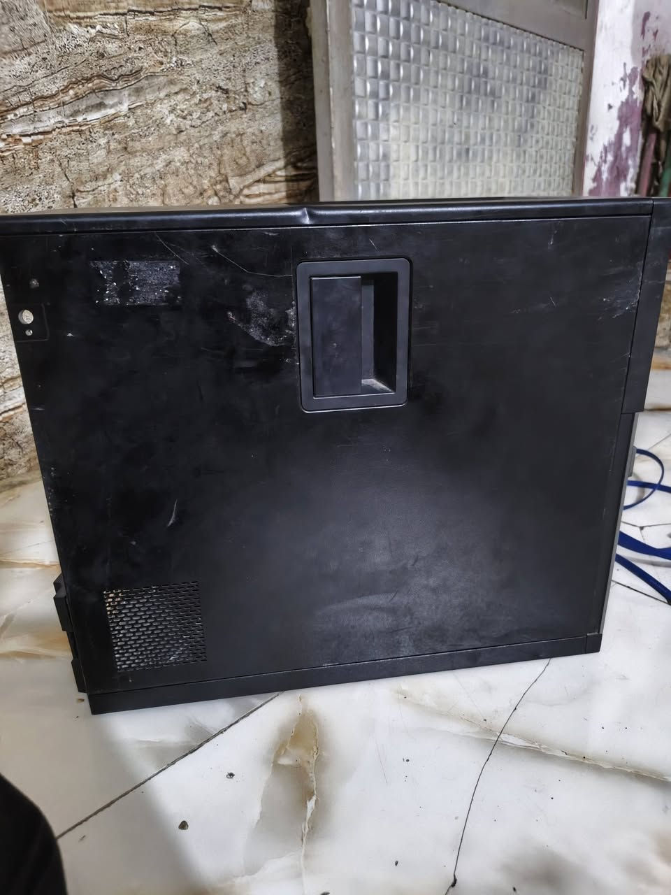 السلام عليكم تجميعة للبيع
‏• Core i3 2100
كرت الشاشه NVIDIA Quadro K2000
‏• رام 8GB (قابل للزيادة)
‏• هارد SSD 256 (قابل للتطوير) بس ماعرف شبي مايشتغل 
‏• شاشة 19 إنج
‏• كيبورد + ماوس
‏✔️ جهاز نظيف جان يشتغل عندي فجئه كامت تتشغل بس ما تحول ماعرف شنو السبب 
‏✔️ قابل للتطوير للألعاب القوية (رام + كرت شاشة + معالج ضمن نفس الجيل)
‏✔️ مناسب للدراسة، التصفح، والألعاب الخفيفة
‏💰 السعر: 150 (قابل للتفاوض) 
‏📍 الموقع: بغداد حي النصر 
‏📩 للتواصل خاص
‏


**إذا كنت صاحب هذا الإعلان وتريد حذفه لأي سبب، رجاءا أرسل رسالة إلى الدعم الفني**