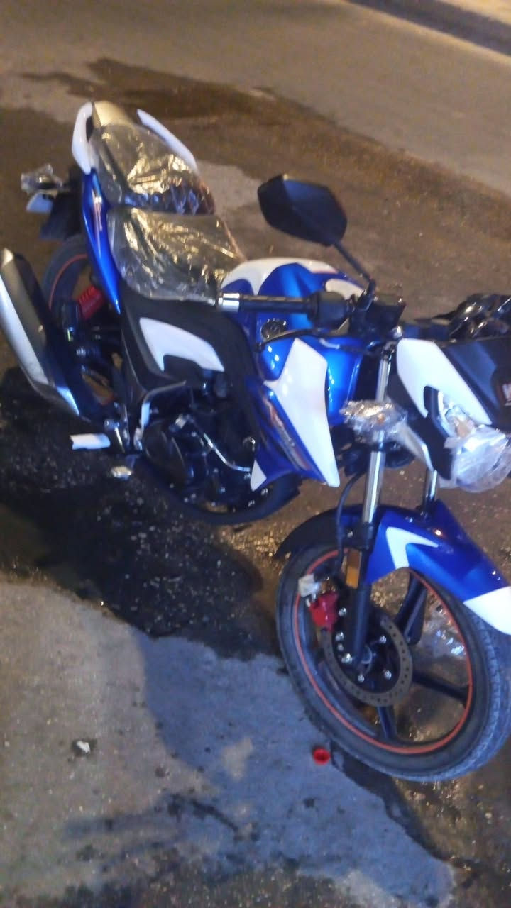 السلام عليكم من رخصه الادمن هاوجي 23 مسجل رقم نكليزي شخط مابي صار شهر ونص مشدود ماشي 8000 السعر 19 ونص.  ***********
